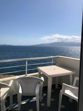 Beach flat Saranda, wonderfull sea view